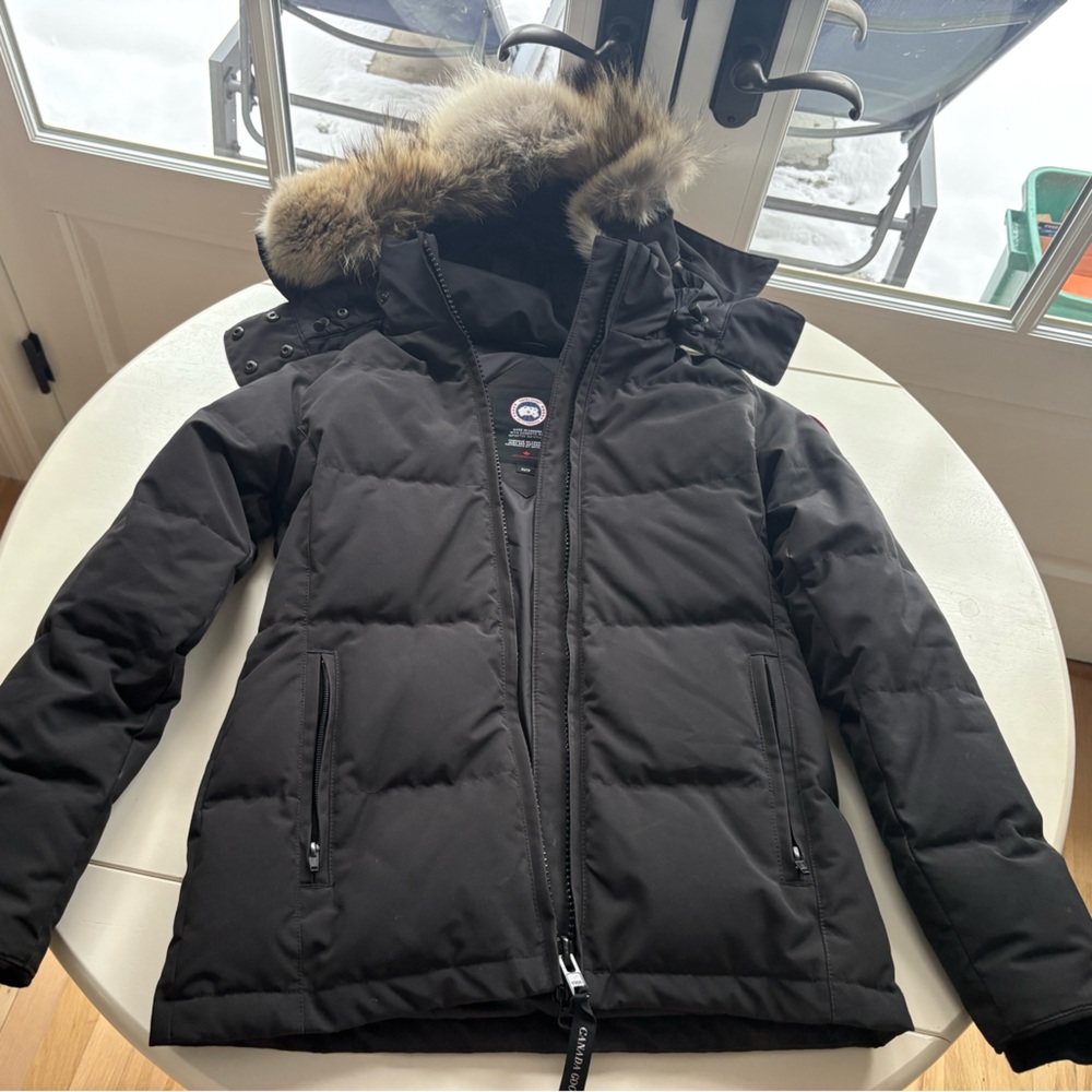Canada Goose Chelsea Parka Black Puffer Jacket with Fur-Trim Hood
